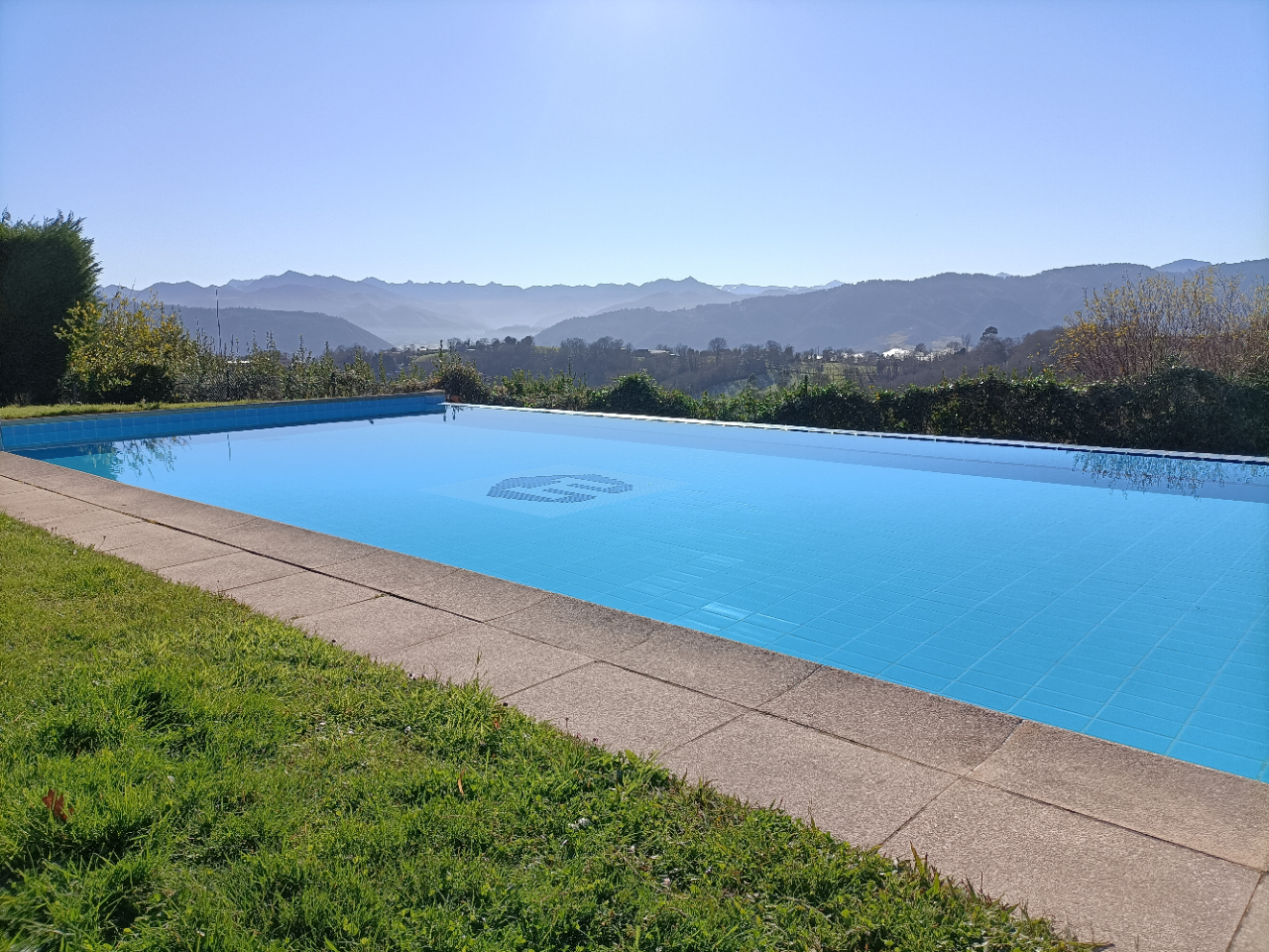 piscina exterior Torazo